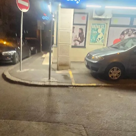 Lux Apartmann דירה *